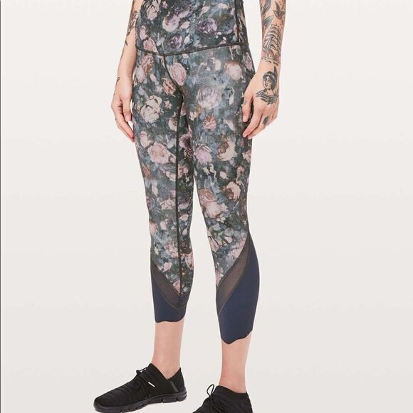 LULULEMON Wunder Under Crop II (Special Edition) *Scallop 24" Frosted Rose - Picture 2 of 12